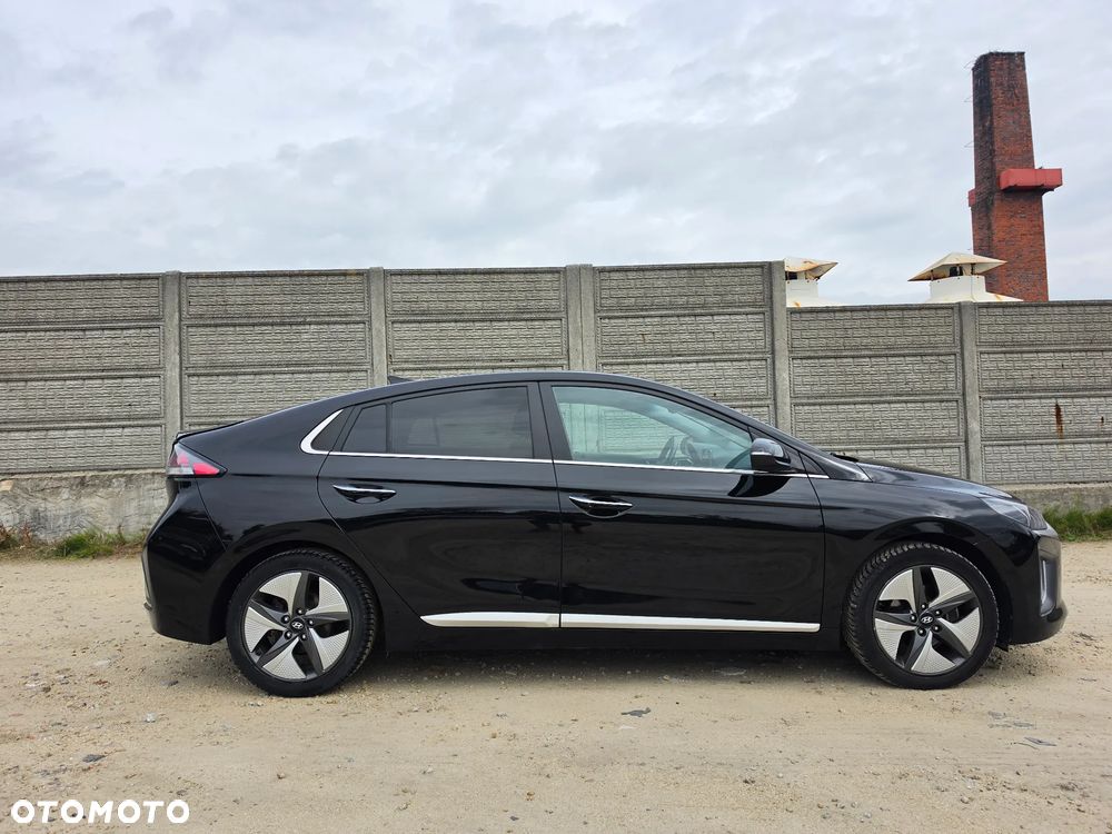 Hyundai IONIQ hybrid Platinum - 33