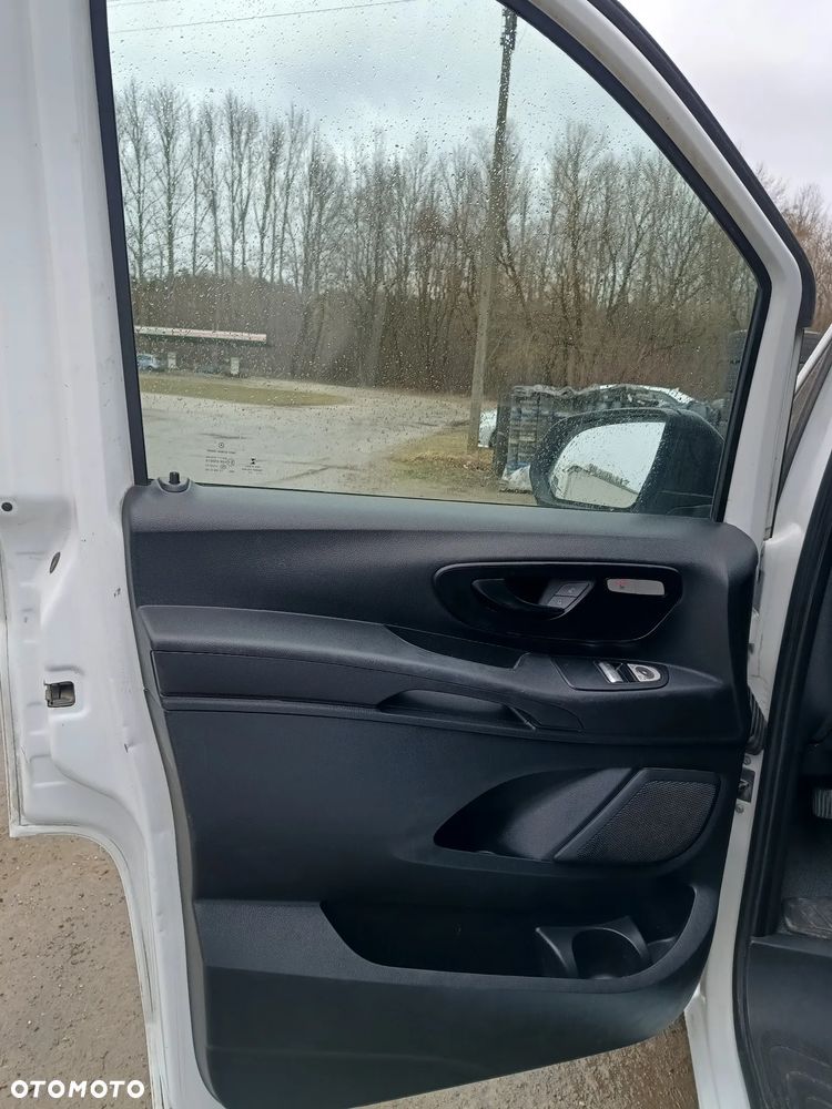 Mercedes-Benz VITO 1.6 diesel 111 CDI 114kM, WERSJA LONG L2H1 HAK, STAN BARDZO DOBRY, 2017 rok, BEZ WKŁADU FINANSOWEGO! - 28