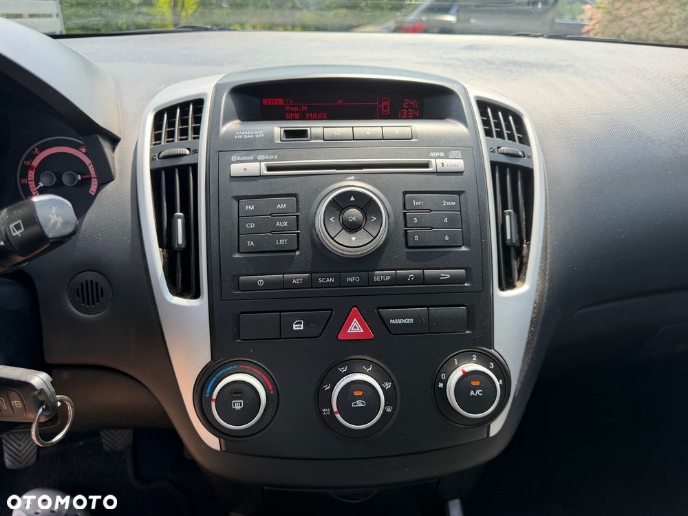 Kia Ceed 1.4 Comfort + - 12