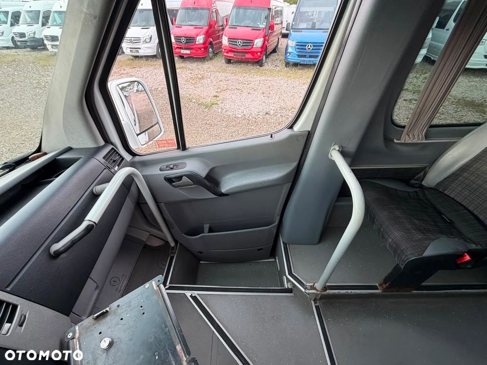 Mercedes-Benz Sprinter 516 - 19