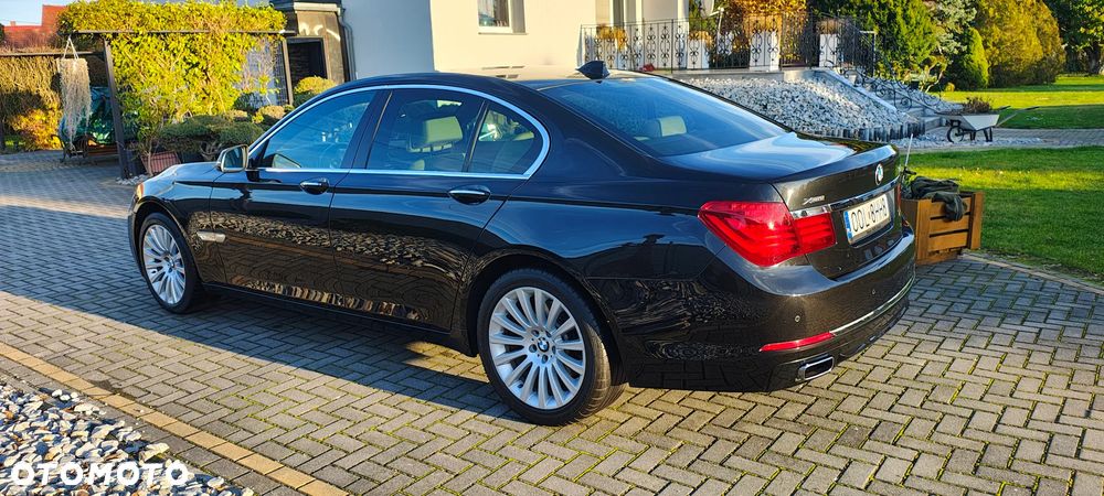 BMW Seria 7 740d Edition Exclusive - 9
