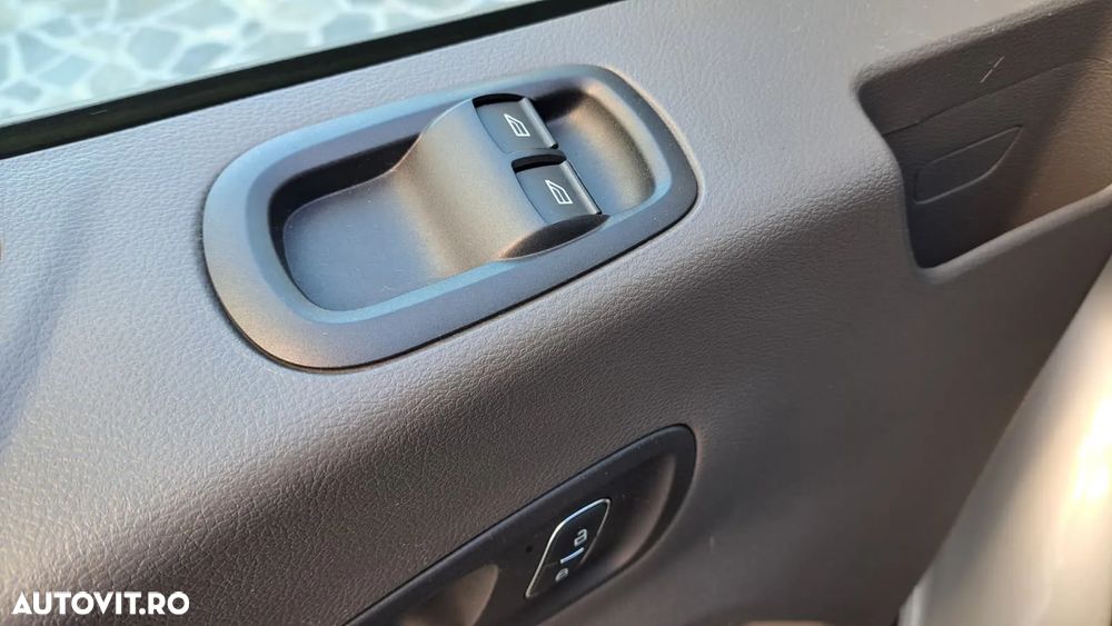 Ford TRANSIT VAN TREND L3H3 FWD - 39