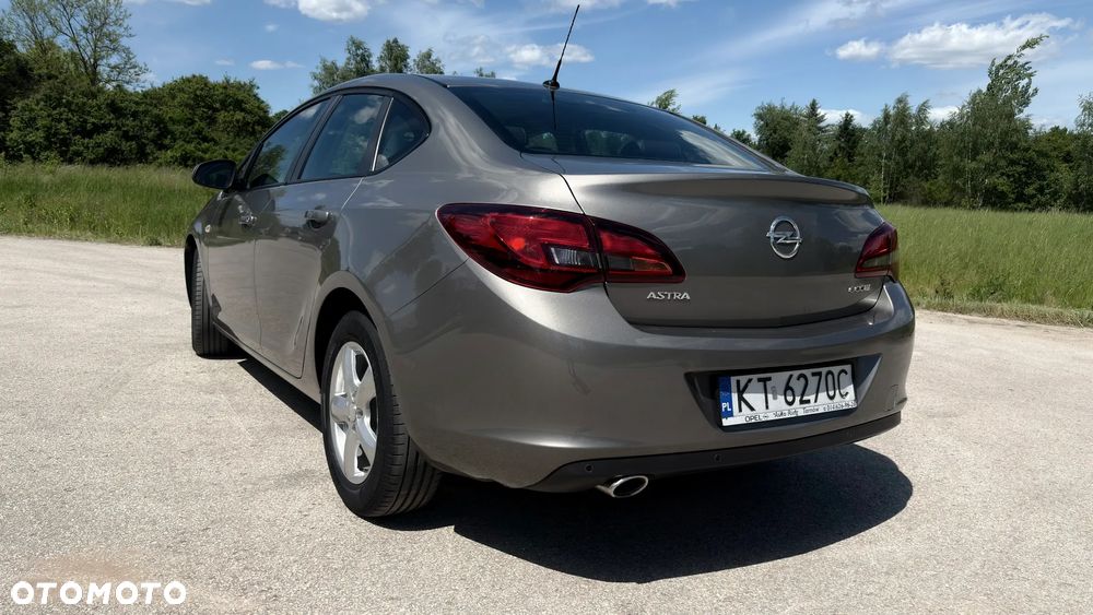 Opel Astra 1.4 T Active EU6 - 10