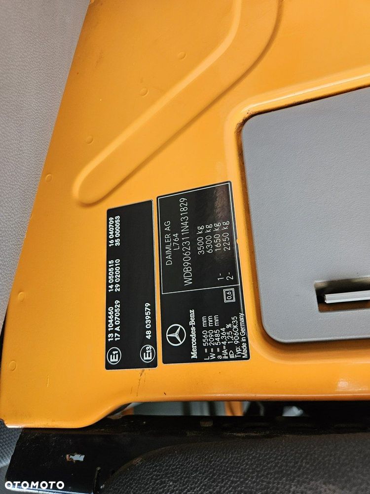 Mercedes-Benz Sprinter - 20