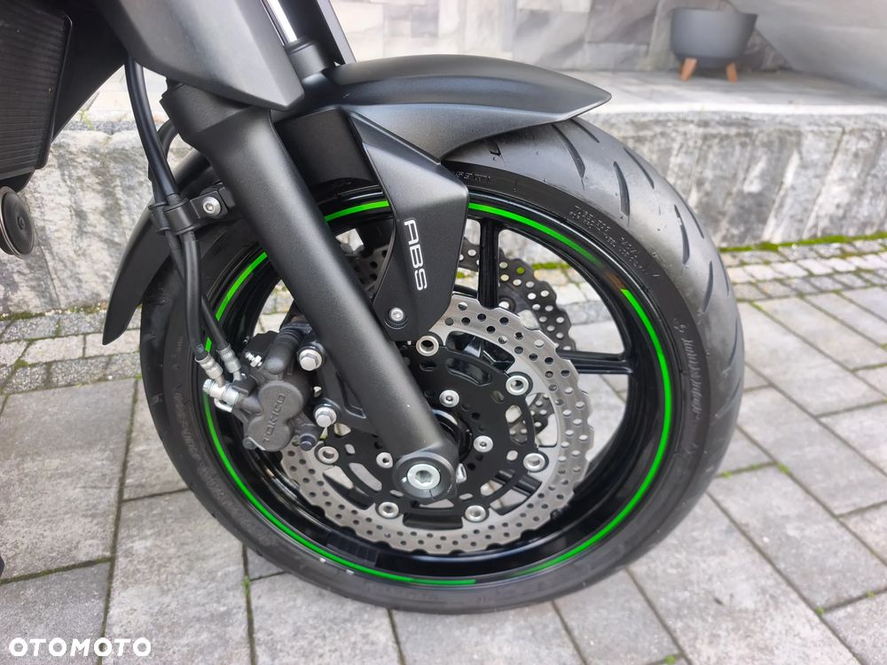 Kawasaki ER - 27
