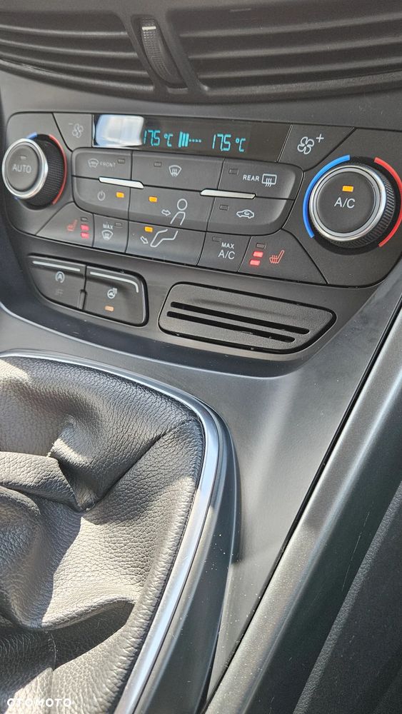 Ford Kuga 1.5 EcoBoost 2x4 Business Edition - 25
