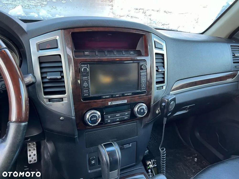 Mitsubishi Pajero 3.2 DID Dakar - 17