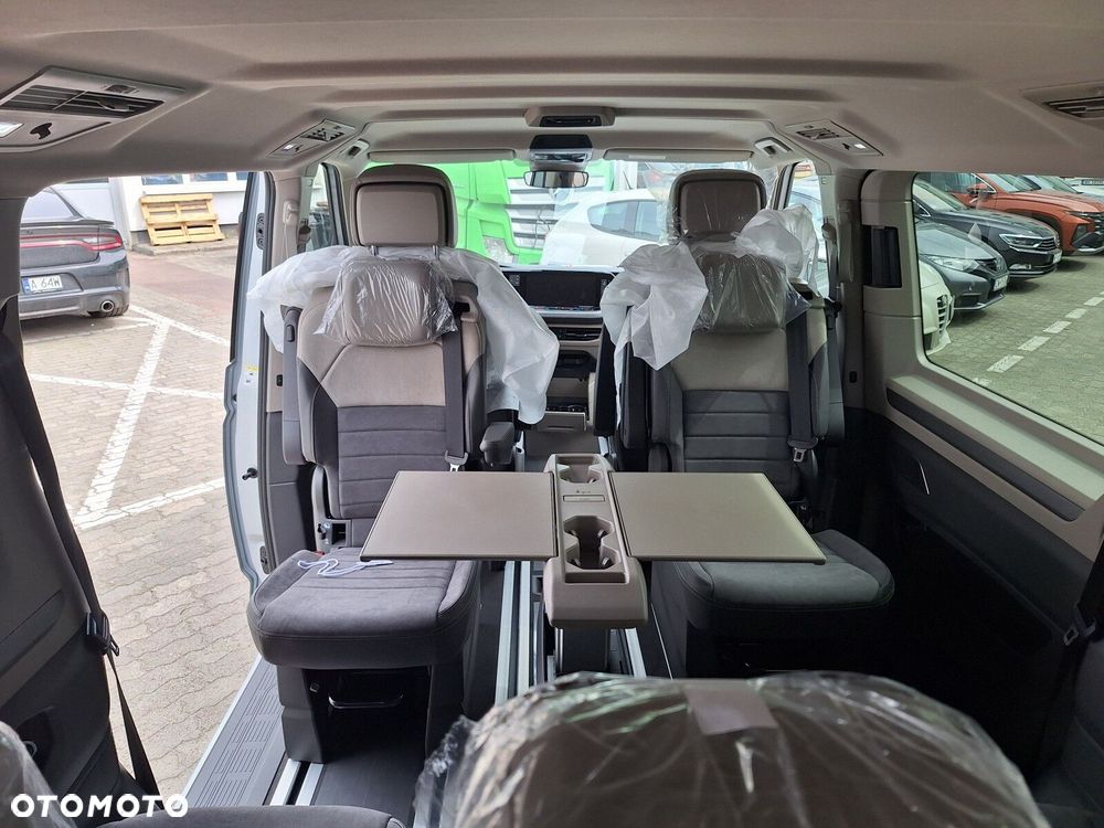 Volkswagen Multivan - 18