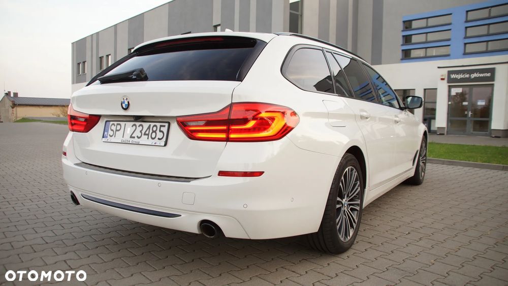BMW Seria 5 520d Sport Line - 6