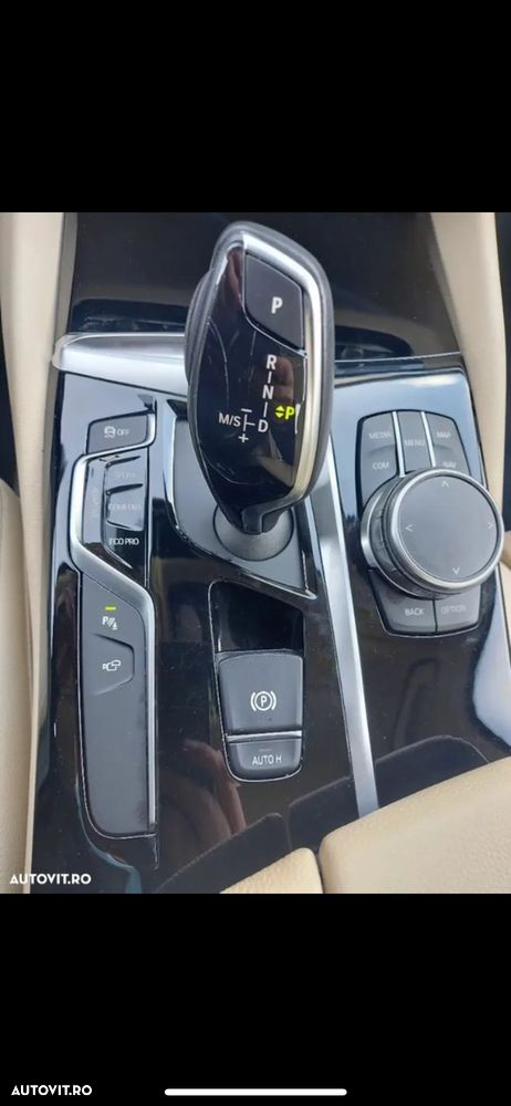 BMW Seria 5 520d xDrive AT - 14