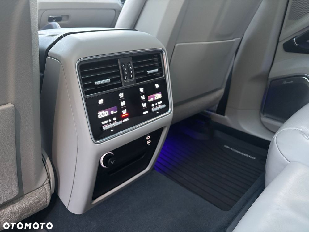 Porsche Cayenne Coupe E-Hybrid - 17