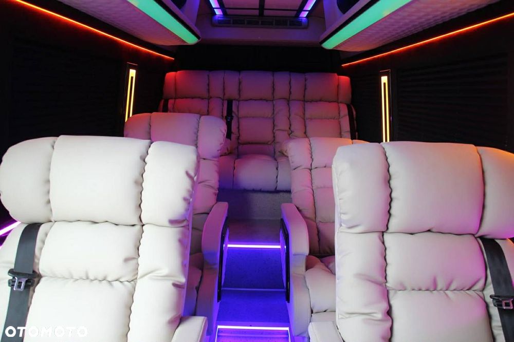 Mercedes-Benz Sprinter - 6
