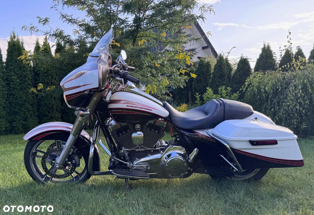 Harley-Davidson Touring Street Glide - 1