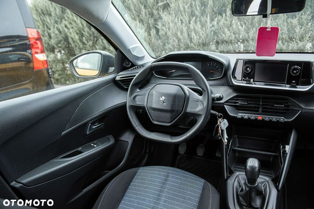 Peugeot 208 - 22
