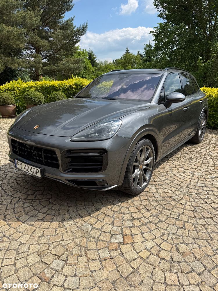 Porsche Cayenne - 1