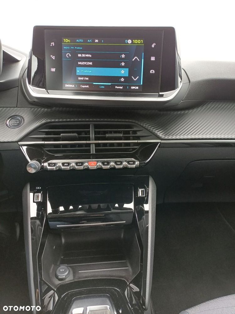 Peugeot 208 - 15