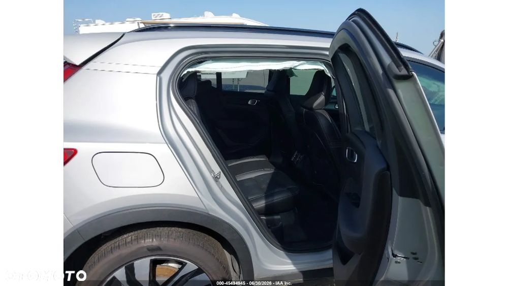 Volvo XC 40 B5 B AWD Ultimate Dark - 11