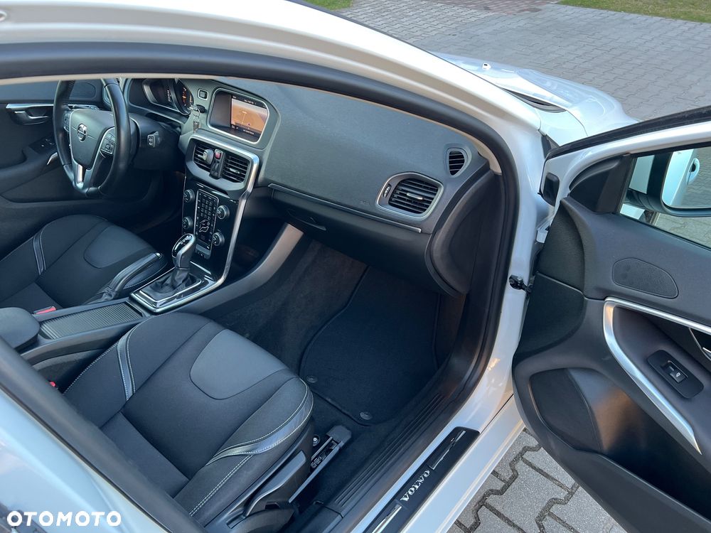 Volvo V40 T2 Geartronic Linje Svart - 14