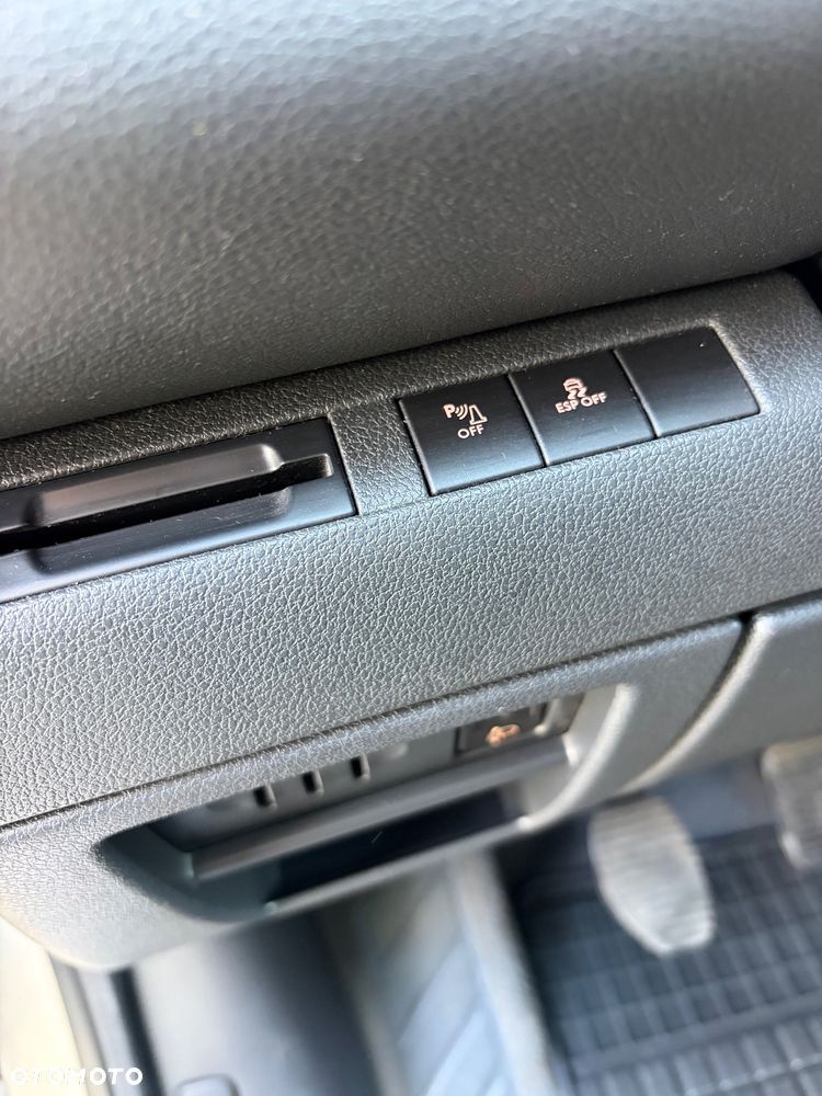 Peugeot 3008 1.6 HDi Premium - 12