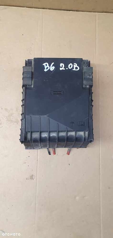 Skrzynka bezpieczników VW Passat B6 3C0937125 1K0937132F - 1