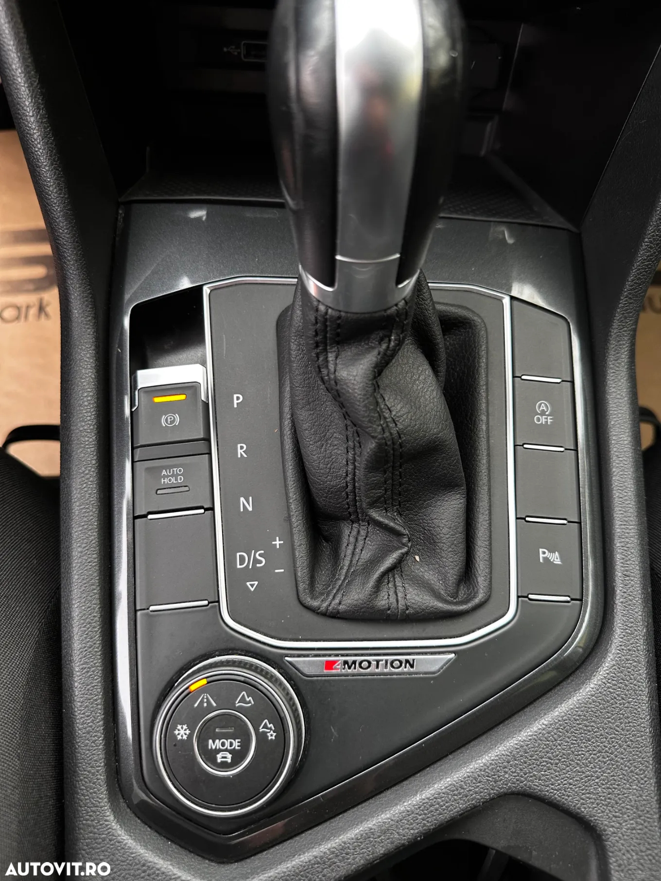Volkswagen Tiguan 2.0 TDI SCR 4MOTION DSG R-Line - 29