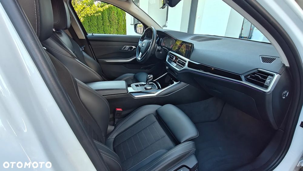 BMW Seria 3 320d MHEV Sport Line - 12