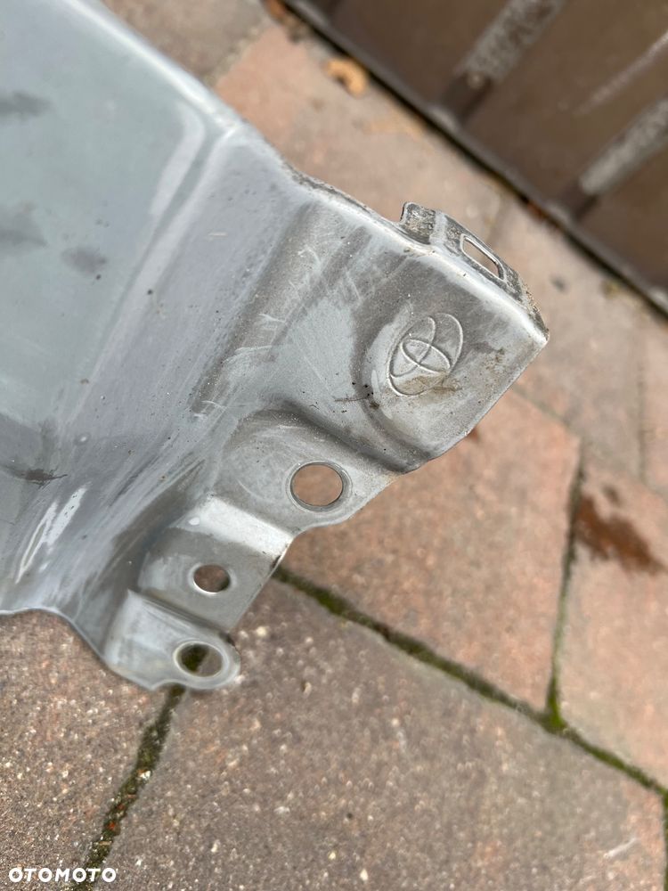 TOYOTA YARIS 4 IV 2020- BŁOTNIK PRAWY PRZÓD - 4