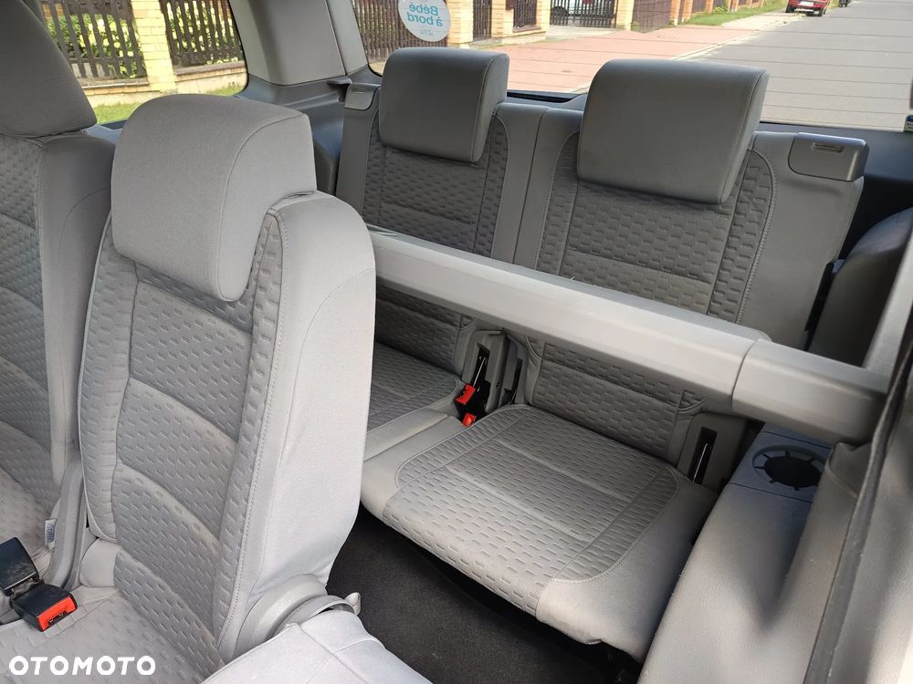 Volkswagen Touran - 15