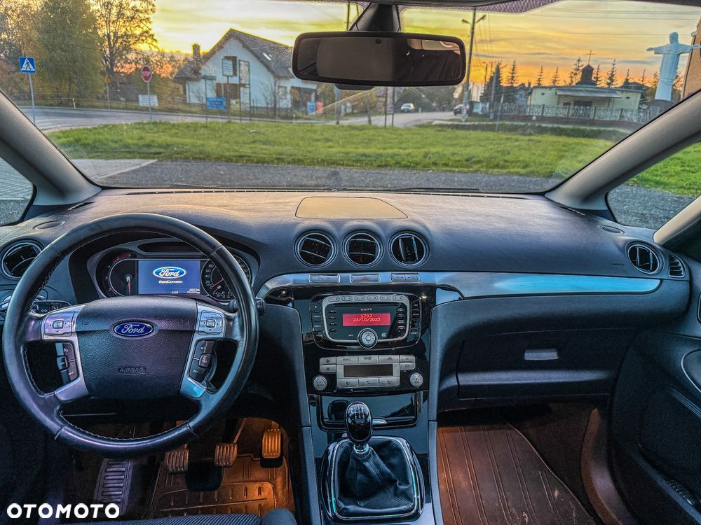 Ford S-Max - 12