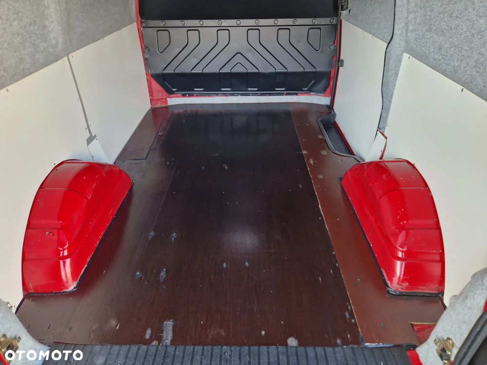 Volkswagen Transporter - 9