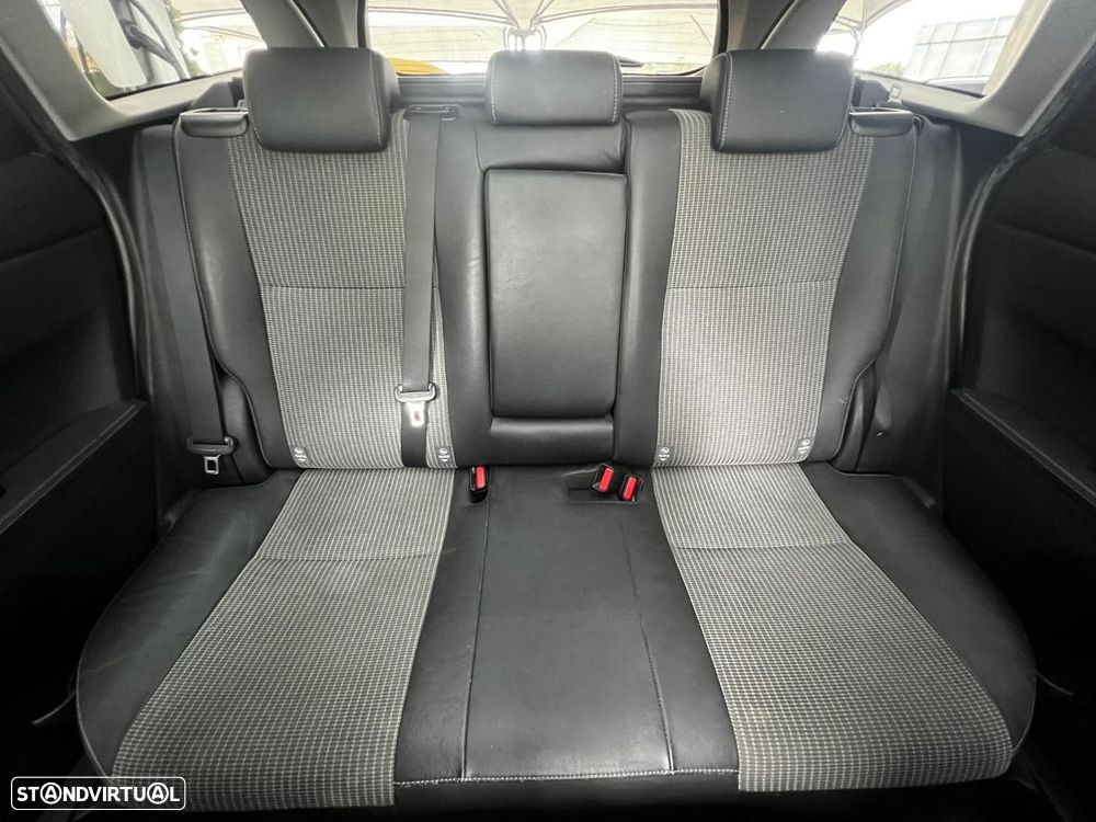 Toyota Auris Touring Sports 1.6 D-4D Exclusive+Navi - 19