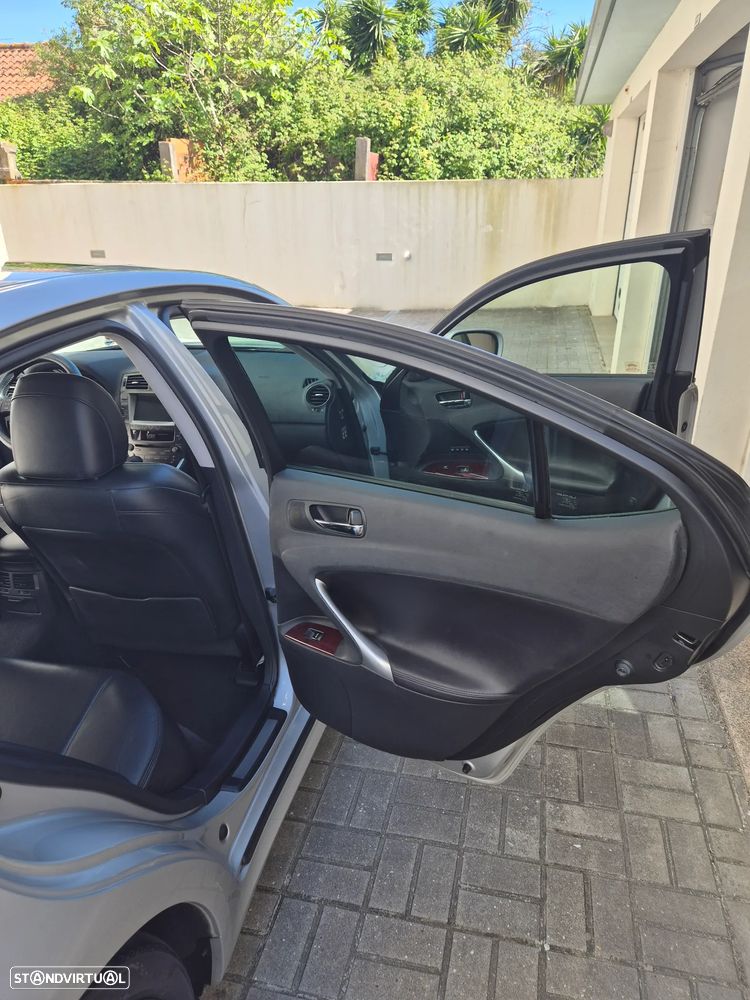 Lexus IS 250 2.5 VVTi Luxury 24 Aut. - 15