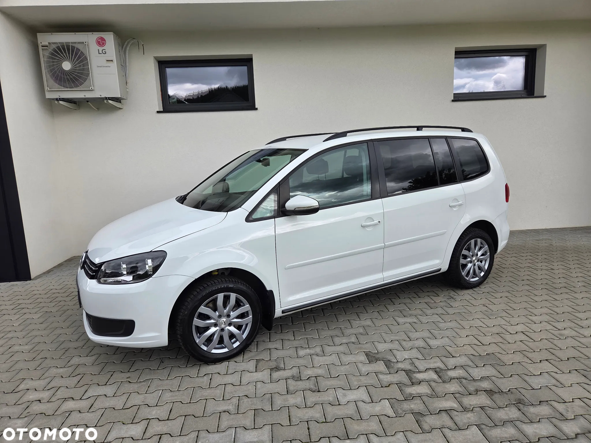 Volkswagen Touran - 17