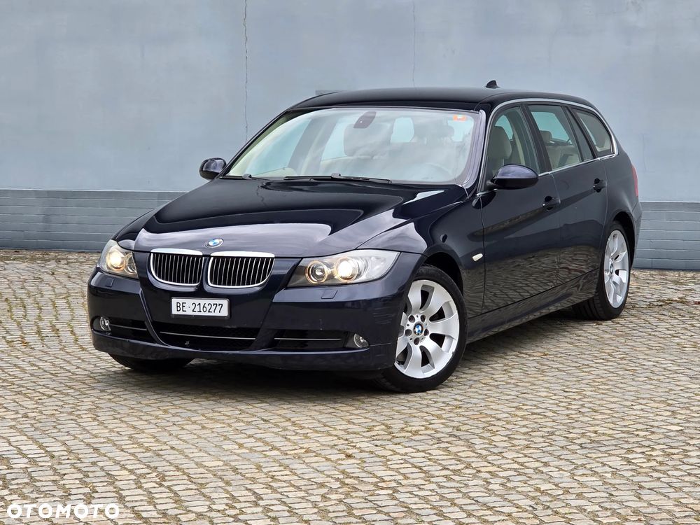 BMW Seria 3 330xi Touring