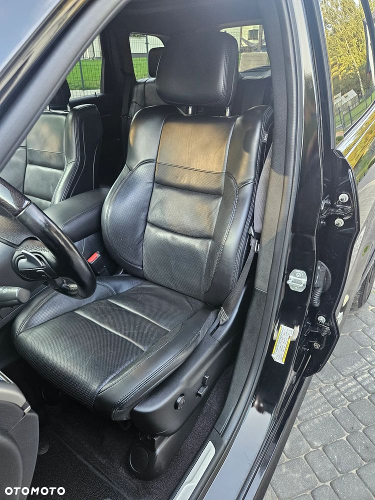Jeep Grand Cherokee - 16