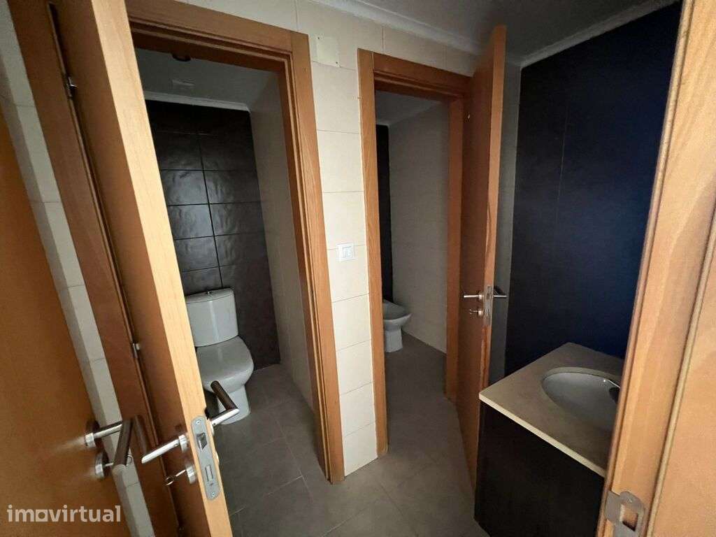 Loja com 50 m2 na Quinta do Conventinho - Grande imagem: 5/8