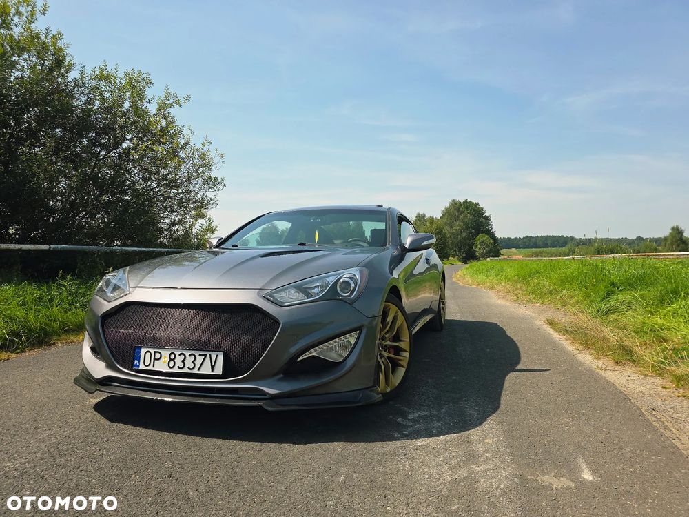 Hyundai Genesis Coupe - 2