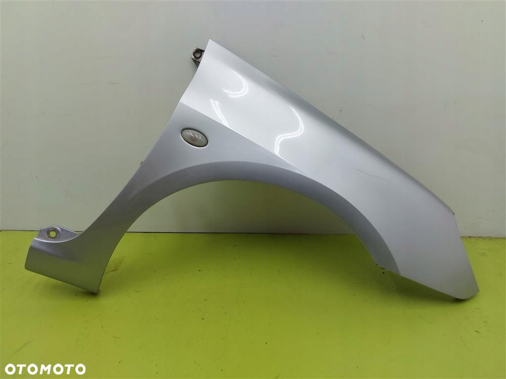 Błotnik przedni prawy Peugeot 307 I 2001-2008 LAK:EZR SREBRNY - 1