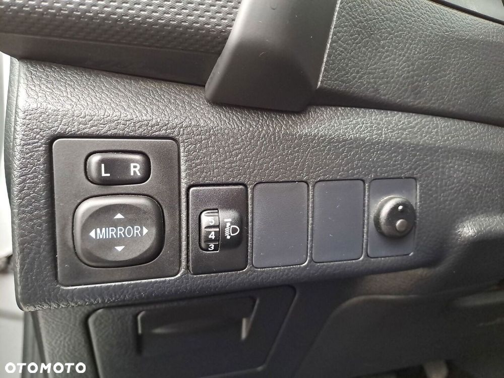 Toyota Auris 1.33 VVT-i Active - 12