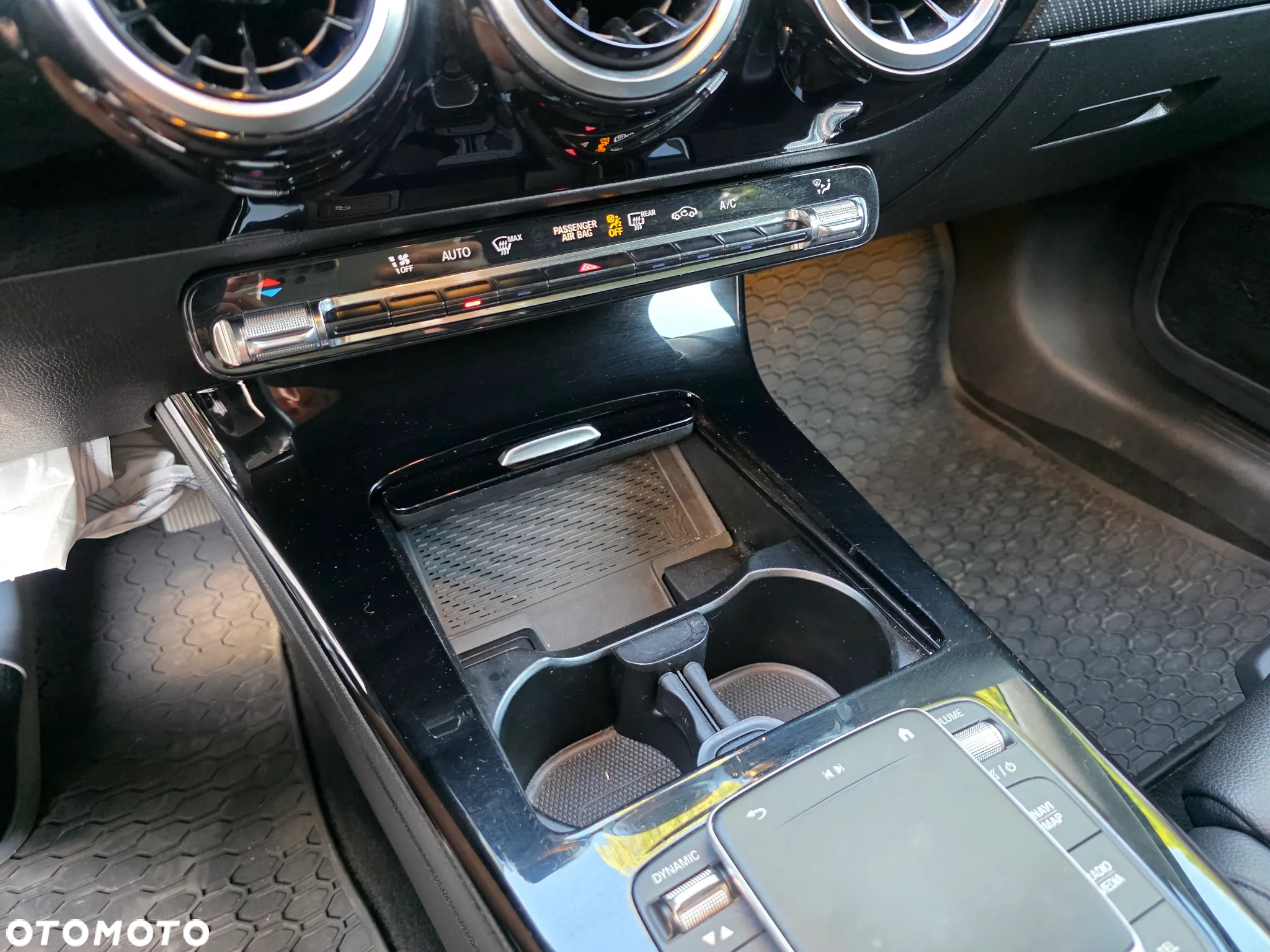 Mercedes-Benz Klasa A 200 d 8G-DCT Progressive - 24