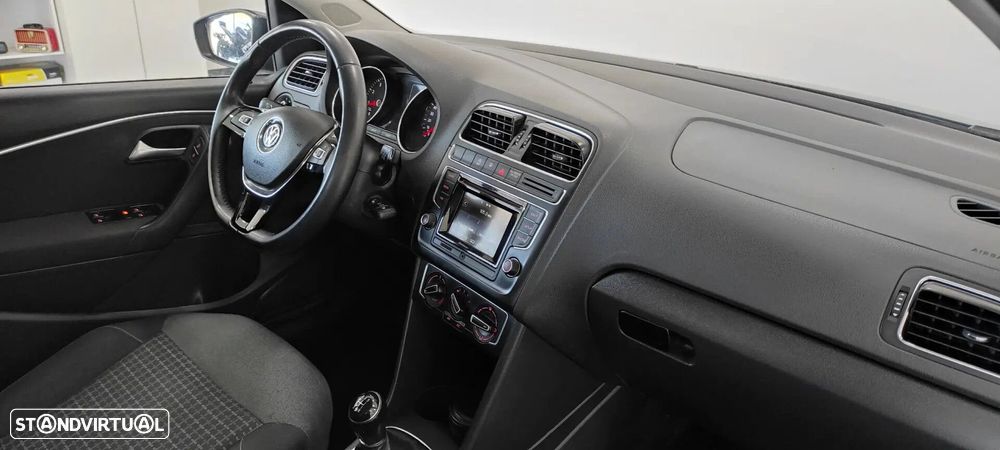 VW Polo 1.0 Confortline - 24
