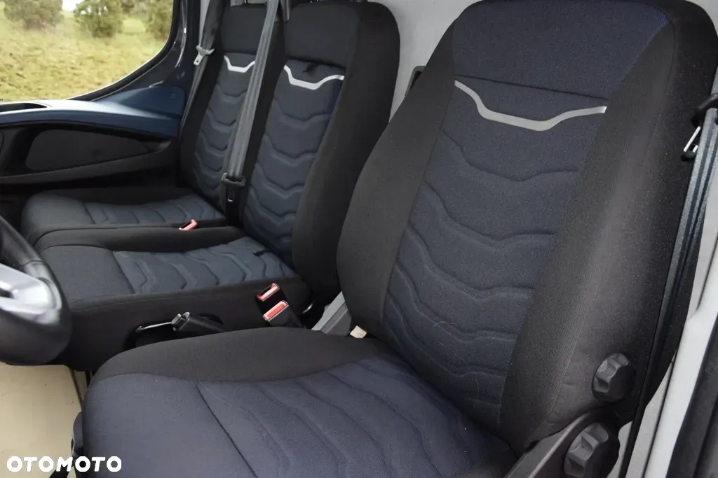 Iveco DAILY 35S18 Hi Matic  180Km 18M3 - 12