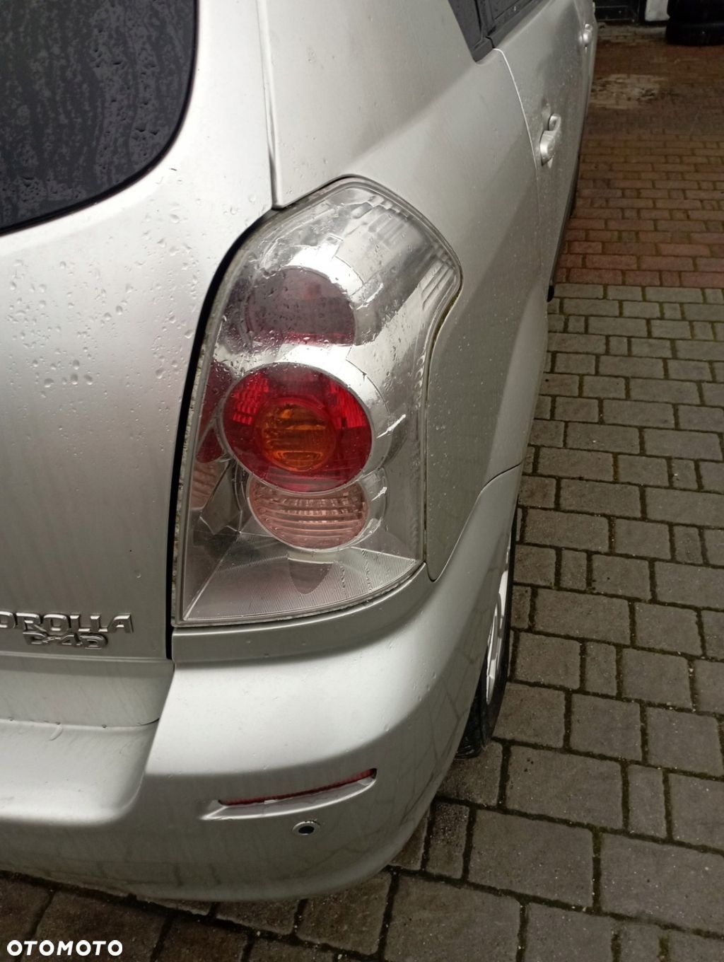 TOYOTA COROLLA VERSO II LAMPA PRAWA TYŁ TYLNA EU - 1