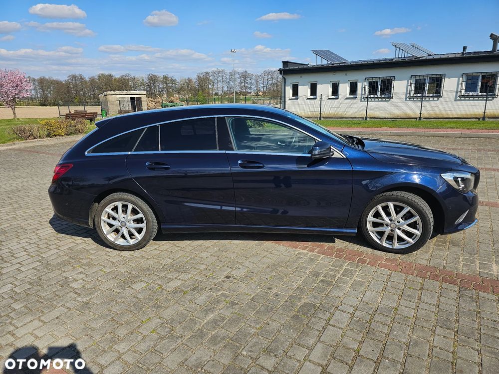 Mercedes-Benz CLA 180 7G-DCT - 4