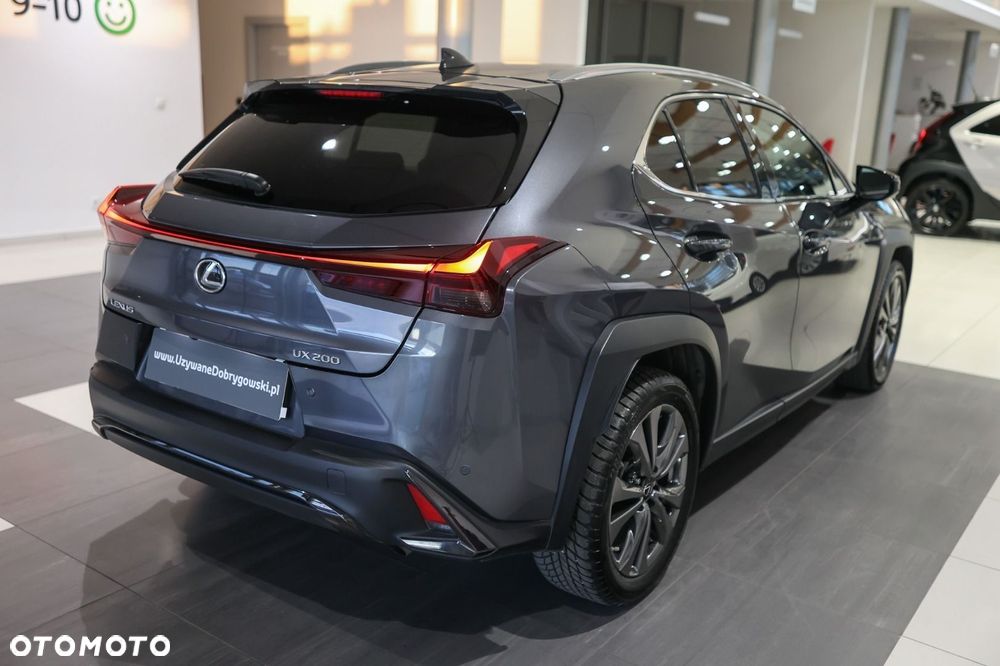 Lexus UX - 29