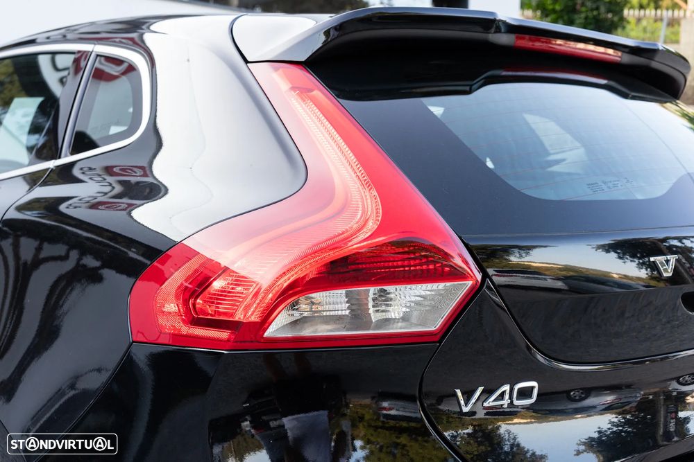 Volvo V40 2.0 D3 R-Design - 21