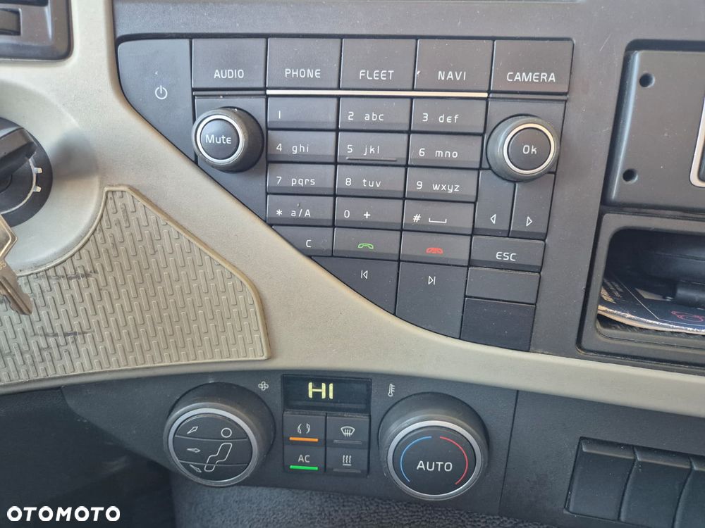 Volvo FM 340 4X2 / CHŁODNIA IZOTERMA / CARRIER VECTOR i350 / WINDA 2500KG / BEZWYPADKOWY / 1 WŁ / EURO 6 / AUTOMAT / IDEALNY / 9000KG ŁADOWNOŚĆ / WEBASTO - 30