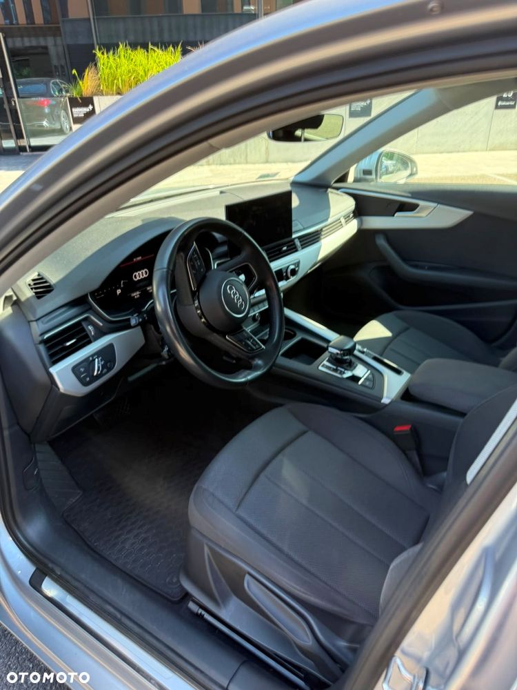 Audi A4 Limousine - 8