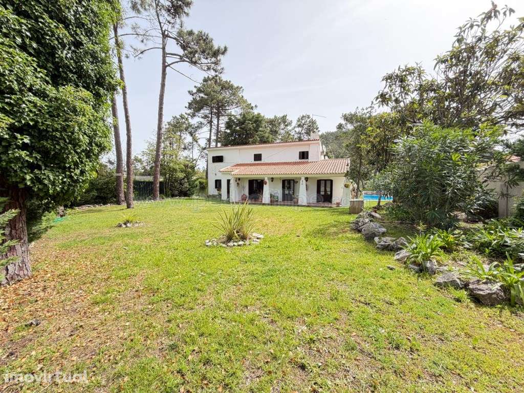 Moradia V4 com jardim relvado e piscina. - Grande imagem: 5/24