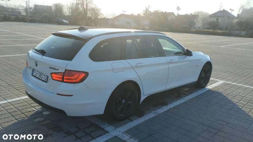 BMW Seria 5 520d - 14